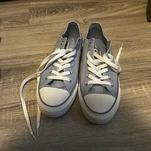 light blue Jean low top converse
